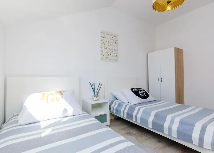 Apartment Sea Shell